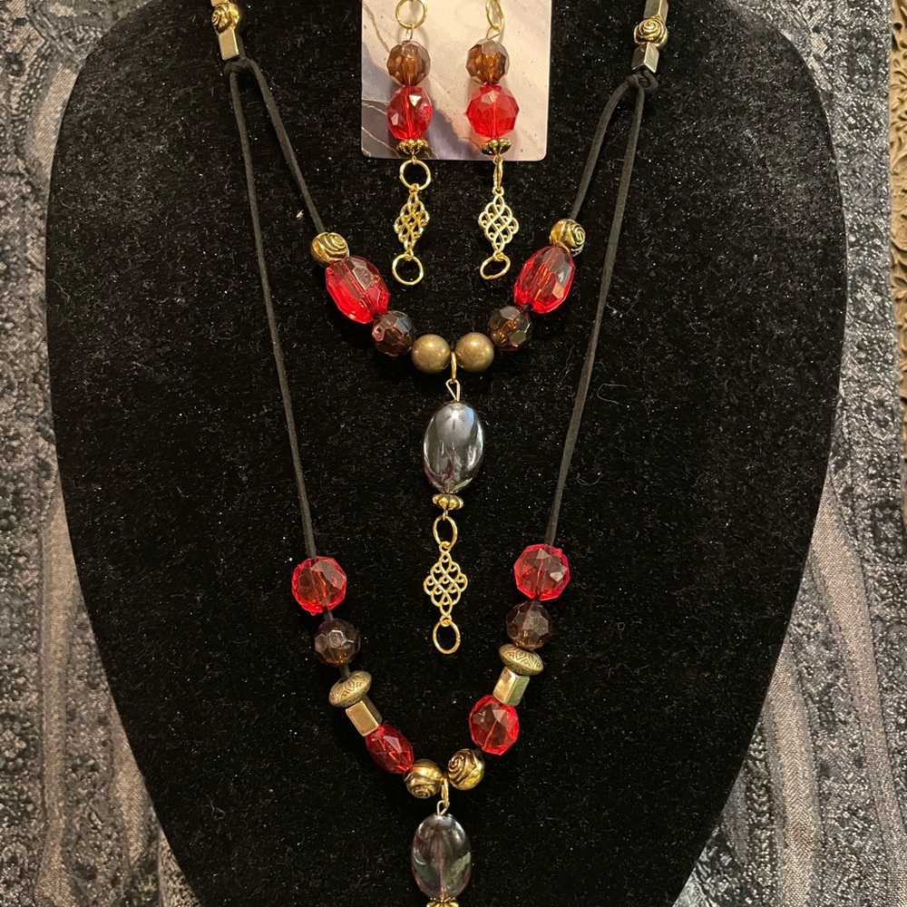 Boutique Red/Grey Earring & Necklace Set